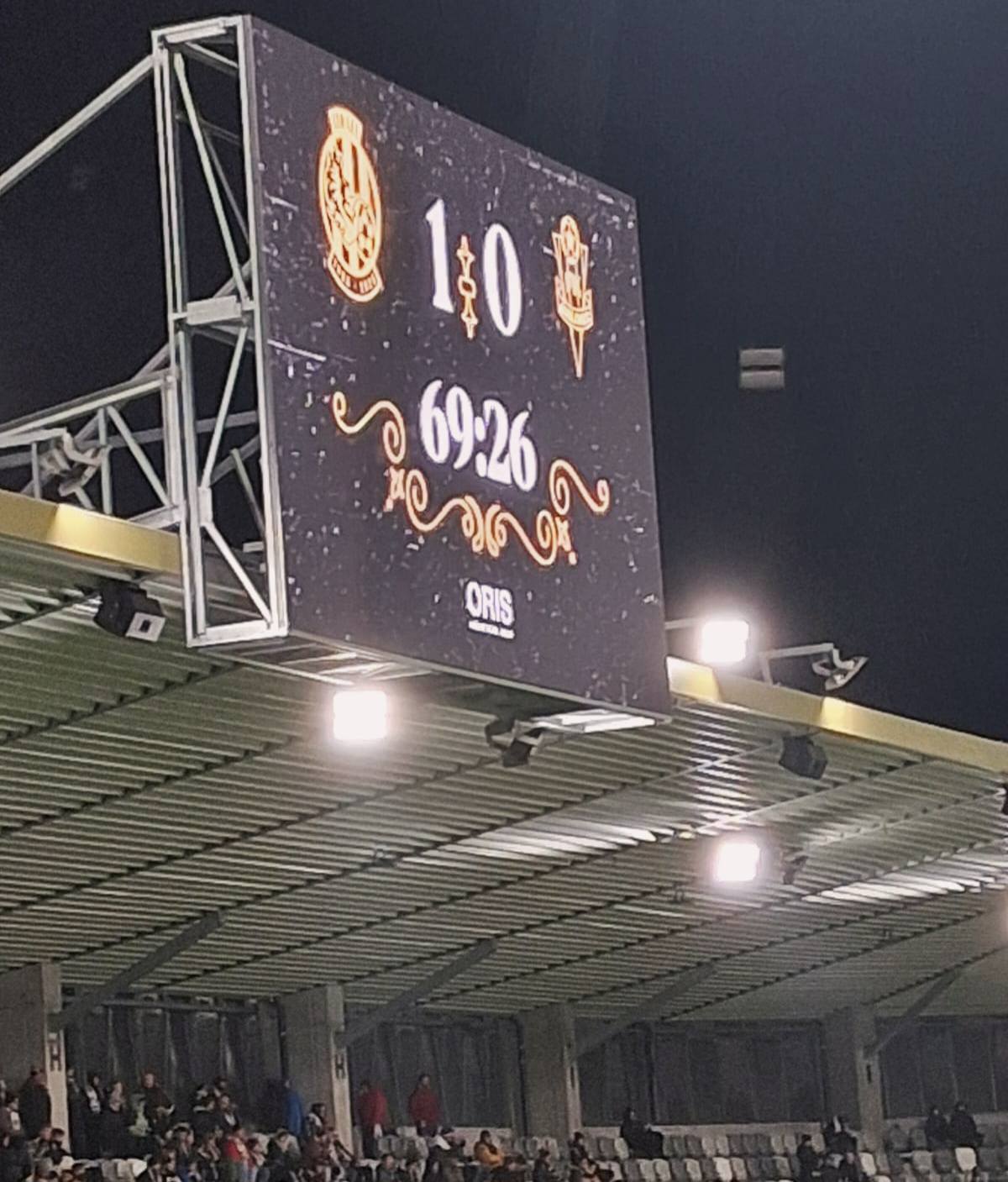 Podpis od Juráska i VIPka v Hradci - foto 9