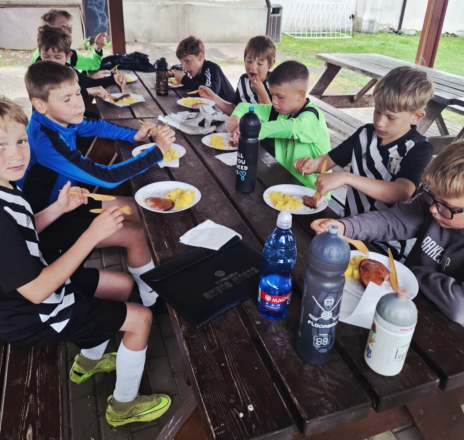 Další 4 jízdenky do finále se rozdávaly v Řepíně - foto 6